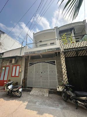 CHO THUÊ NHÀ NGUYÊN CĂN 1 TRỆT 1 LẦU, DT 4×14 CÓ 2PN,2WC. HẺM XE HƠI