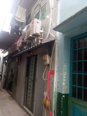 Cho thuê nhà khu Tên Lửa giá 5tr 18m2 trệt, lầu ngay chợ trường học