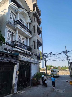 nhà hẻm xe hơi . 5x18 trệt 3lầu 4pn 5wc