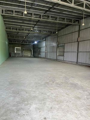 MT CHO THUÊ BÀ ĐIỂM 10x20m CÓ PHÒNG 1WC
