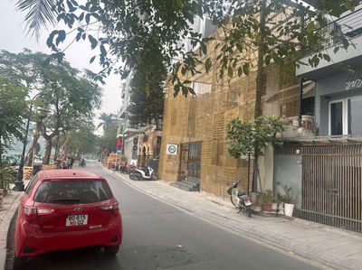 Chính chủ cho thuê MBKD 122 Từ Hoa. View hồ 90m2