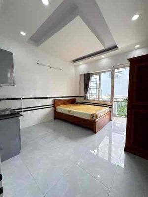 CHDV ban công full nội thất. Quang Trung