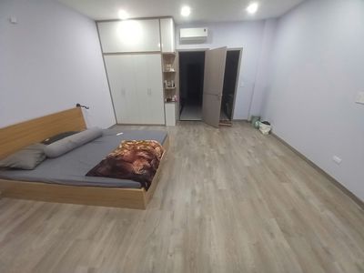 Cho thuê nhà mới xây Phạm Hùng, Q8: 5x20m, 3 tầng, có thang máy