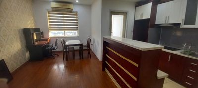 Cho thuê căn góc tòa 137 Nguyễn Ngọc Vũ, 80m2, 2 ngủ, đầy đủ nội thất