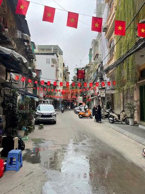 Cho thuê nhà mặt phố 8/3 - 50m2 - 4 tầng - 9 triệu