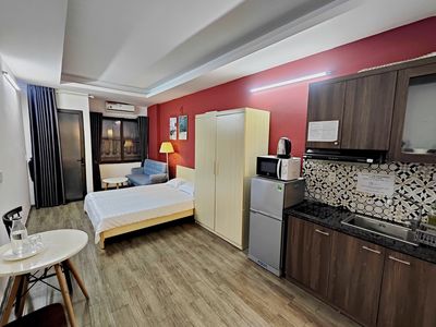 Trống sẵn STUDIO 30m2 full đồ, ban công thoáng, ngõ 432 Đội Cấn