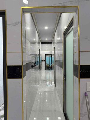 NHÀ MỚI : 5,6 X 20m2 - HẺM OTO - GẦN FULL NỘI THẤT
