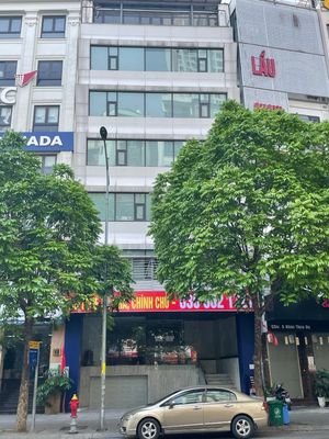 Chính chủ cho thuê 2 sàn tầng 3+4 (300m2) tòa nhà mặt phố mặt tiền 10m