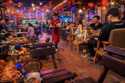 cần sang quán cà phê có phòng ở lại