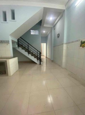 nhà đường 8 trường Thợ hẻm ô tô 3PN 2WC giá 11tr/th