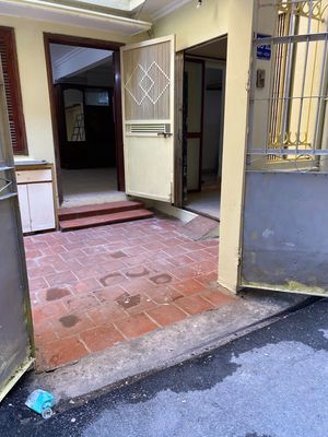 Cho thuê căn hộ tập thể  75 m2, tầng 1, Nghĩa Tân, Cầu Giấy