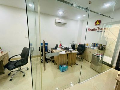 Cho thuê tầng 2 KDT Vạn Phúc city giá 10tr 6x17m