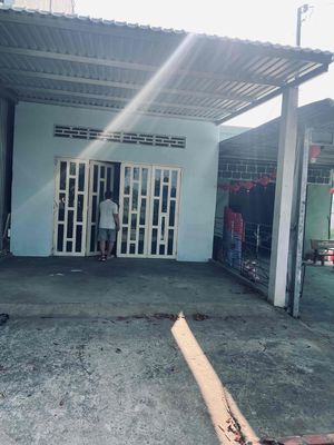 Cho thuê nhà mặt tiền chợ Hưng Thạnh 100m2