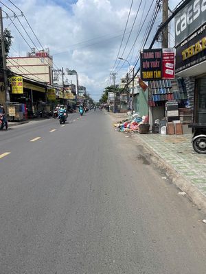 NHÀ NGUYÊN CĂN MẶT TIỀN BÌNH LONG 11M X 30M , 1 TRỆT NHÀ MỚI SẠCH SẼ