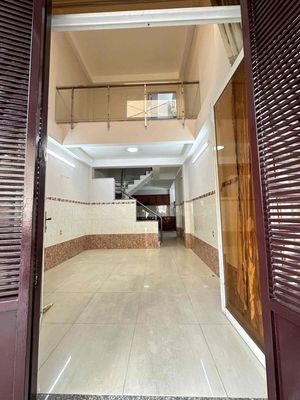 Nhà Góc hẻm nở hậu Lê Thị Bạch Cát