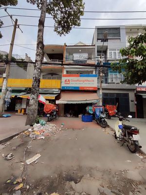 Cho thuê nhà mặt tiền tên lửa vỉa hè 8m 4,5*20m hai lầu