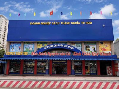 CHO THUÊ MẶT BẰNG HIẾM QUẬN 7 – NGANG 30M CỰC ĐẸP