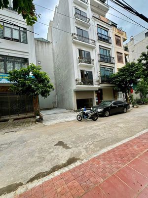 Cho thuê nhà mới tinh liền kề Vạn Phúc:50m2, 7 tầng, thang máy, 25tr