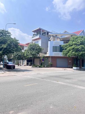 NGỘP! NHÀ 3 TẦNG TT HÀNH CHÍNH DĨ AN - 101M² - 8.X TỶ