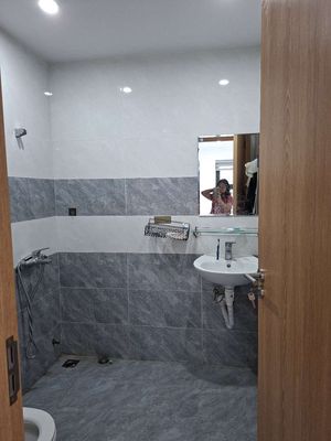 CHO THUÊ 1 PHÒNG TRONG CĂN HỘ CHUNG CƯ 2PN