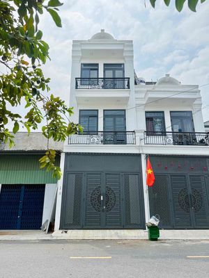 Nhà mới 2 lầu đường nhựa thông chỉ 8tr/ tháng