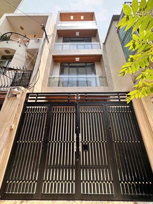 Nhà mới xây, 221/5A1 NTMKhai Q3, 4Phòng ngủ lớn, 4Lầu