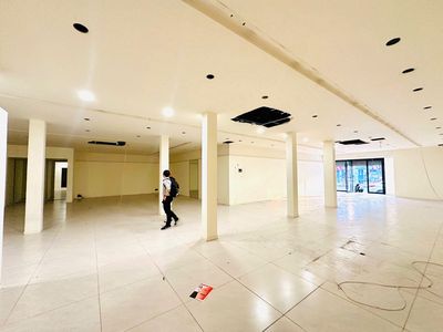 CHO THUÊ MẶT BẰNG GÓC 2 MẶT TIỀN Đ.QUANG TRUNG (TRỆT 3 LẦU 8m X 22m)