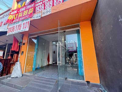 MẶT BẰNG > 100M2 NẰM NGAY MẶT TIỀN NGUYỄN THỊ THẬP