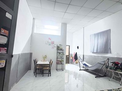 Cho thuê phòng 42m2 gần trường tiểu học Long Bình Tân