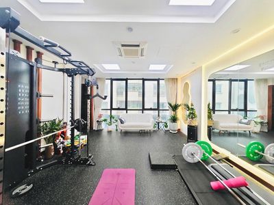 Cho thuê văn phòng Hoàng Cầu 75m2 14tr thông sàn bãi để xe đối diện