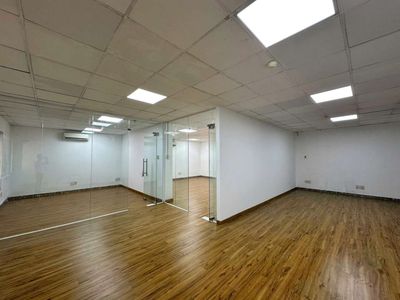 Văn phòng Q1 giá 30 triệu/tháng 110m2 tòa nhà 81 CMT8