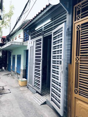 Nhà 3x11 giáp Quận 1 cho thuê nhanh!