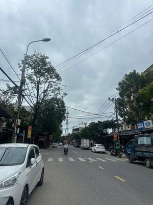 Cho thuê nhà 3 tầng đường 10.5m ngay đối diện ký túc xá Đại Học Bk