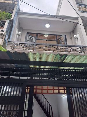 nhà cho thuê ngyên căn p3q8