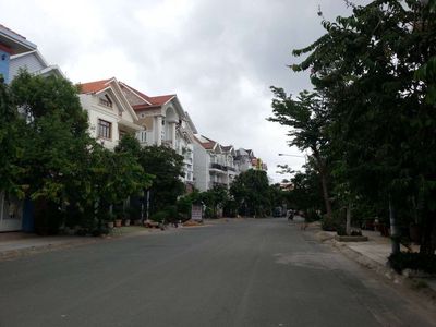 Phòng ban công Biệt thự Trần Não (Q2 cũ)