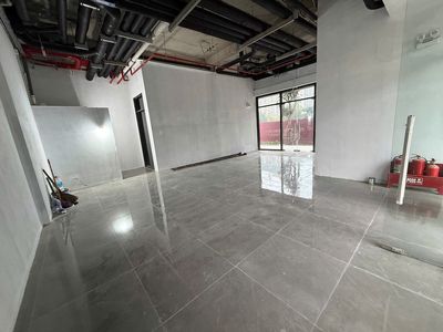 CHO THUÊ SHOP CHÂN ĐẾ MẶT SẢNH CĂN GÓC TOÀ THE ZURICH 2 - OCEAN PARK 1