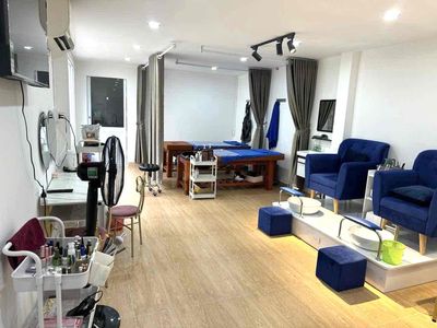 nhà ở mới sửa , có thể kinh doanh nhỏ lẻ