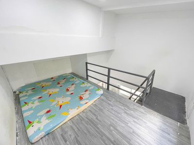 Căn hôk 1 trệt 1 lầu, để xe tầng hầm