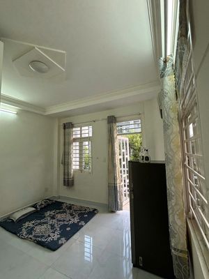 Phòng Ban Công Gần ĐH Văn Lang CS3 - Chính chủ - 4tr/người ở