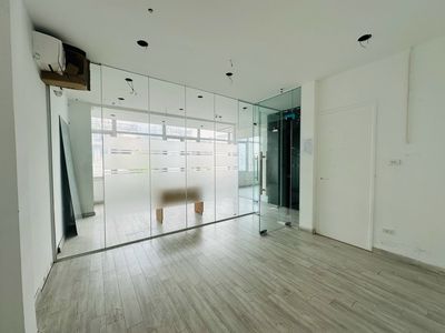 Văn phòng 40m² tại Vũ Phạm Hàm - Cầu Giấy giá chỉ 6 triệu.
