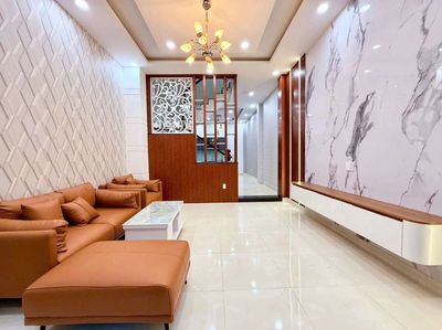 nhà 1 trệt 2 lầu 1 tum 4pn gần chợ vườn lài