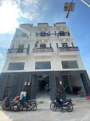 nhà ĐẸP 4 x 16 có 5pn 5wc sân thượng 