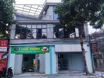 cho thuê nhà 3 tầng, mặt tiền 10m, dt 90m2 1 tầng.