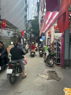 nhà kinh doanh, DT 100m2 thông , rộng 7,6; dài 14m, xe tải, 2  mặt