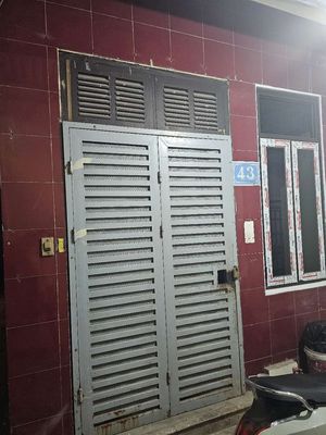 cho thuê nhà ngõ hẻm có chỗ để ô tô bên ngoài , 4 tầng, 33m giá 9tr