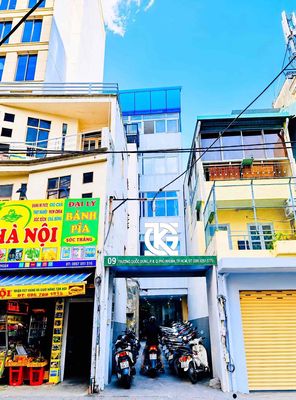 Cho thê NHÀ NGUYÊN CĂN 8x18m nở hậu 12m, 9 Trương Quốc Dung, Phú Nhuận