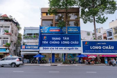 Cho thuê nhà MT đường 3/2, P10, Quận 10. DT: 10x30m. Trệt 3 lầu
