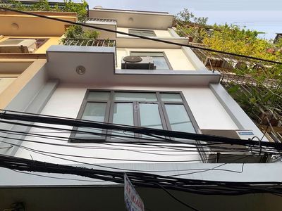 Nhà ngõ 29 phố Dịch Vọng, Diện tích 45m2 x 5 tầng có nội thất 