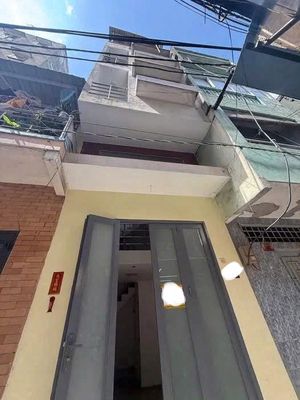 Nguyên căn HXH CMT8 Q3 - 5 tầng - 2 PN sân thượng ban công