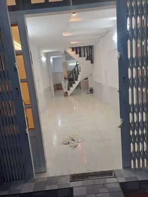 nhà cho thuê ngyên căn p2q8 